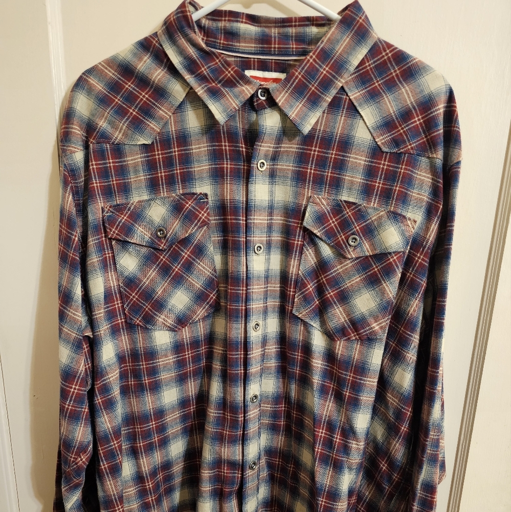 Wrangler Plaid Button-Up Shirt